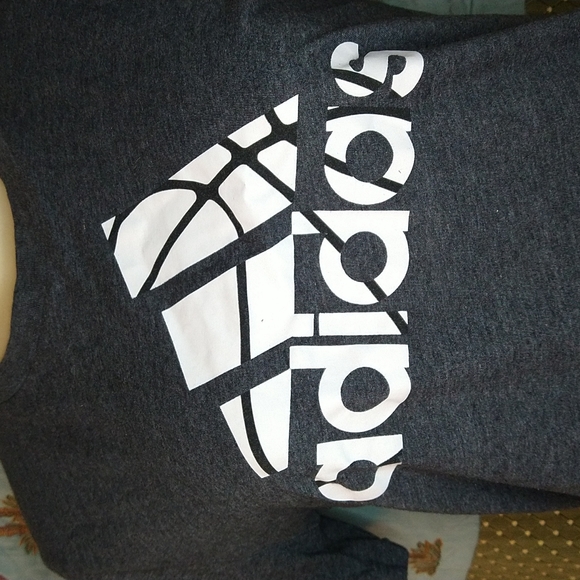 Adidas basketball shirt - Picture 3 of 4